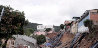 La capital de Honduras sufre heridas causadas por la naturaleza y su gente