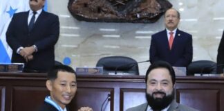 Congreso Nacional rinde homenaje al japonés Shin Fujiyama que quiere construir 1.000 escuelas en el país