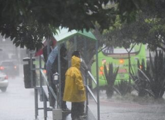 Guatemala en alerta roja ante el posible impacto del huracán Julia