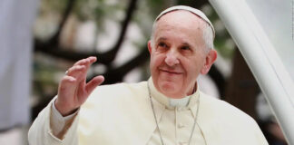 El papa pide a religiones trabajar por diálogo e invoca «el derecho a la paz»