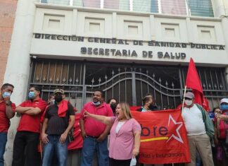 Colectivos de Libre se toman las instalaciones de la Secretaría de Salud