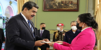 Nicolás Maduro recibe las cartas credenciales de la embajadora de Honduras