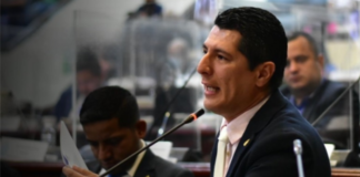 Diputado de Libre asegura los usan como “títeres” y que los obligan a votar por leyes en las que no están de acuerdo