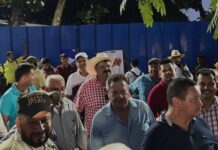 Productores de leche realizan plantón en SPS exigiendo se cumpla acuerdo