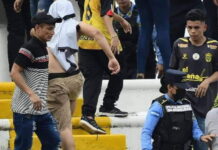 Agentes policiales acusados por la muerte de aficionado del Real España se presentan voluntariamente a los juzgados