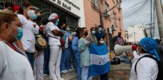 Enfermeras inician asambleas informativas ante falta de pago