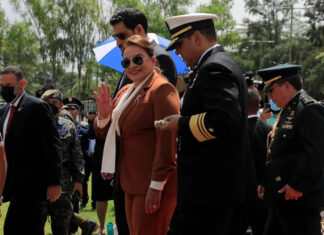 La presidenta hondureña exalta al prócer Morazán y aboga por la unidad regional
