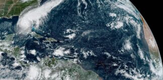 Se forma en el Atlántico la depresión tropical Doce, que tendrá «corta vida»