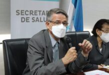 Ministro de Salud asegura que el sueldo de los médicos está al día y dice que es “absurdo y ridículo” el anuncio de asambleas