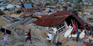 Unos 100 niños entre las 271 víctimas mortales del terremoto de Indonesia