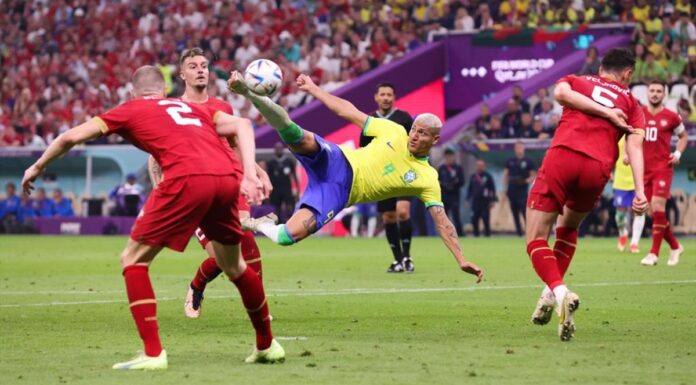 Richarlison, de las lágrimas a la chilena