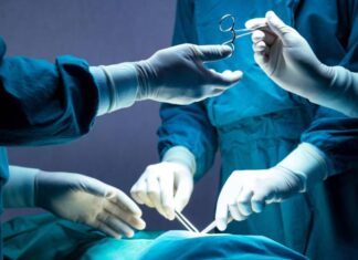 Mujer va al médico y le roban los riñones en plena operación de emergencia