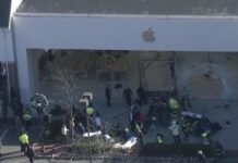 Carro se estampa contra tienda de Apple en EE. UU. y deja un muerto y 16 heridos