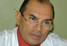 Doctor Denis Chirinos dice que muchos pacientes mueren ante la escasez de medicamentos