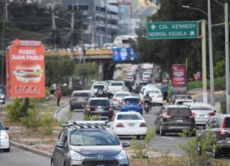 Unos 800 mil vehículos transitan por la capital y la AMDC buscará reducir el tráfico vehicular, según Aldana