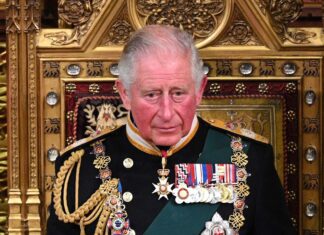 Carlos III pide cambiar la ley para que Ana y Eduardo puedan sustituirle