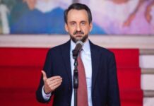 Gobierno de Honduras anuncia nuevo programa de becas para jóvenes