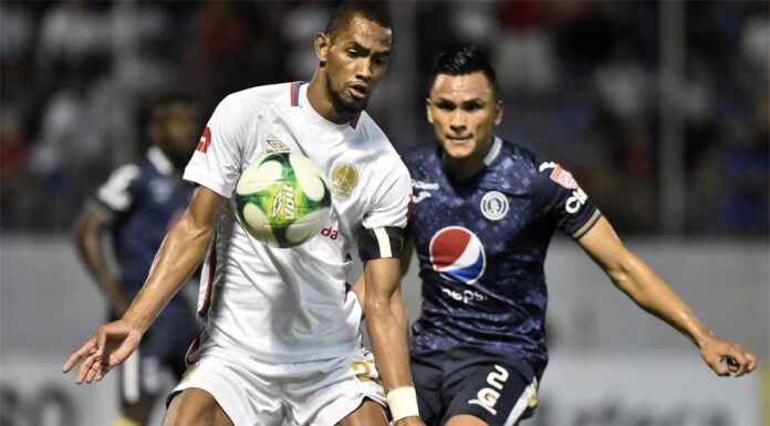 Olimpia vapulea 4-0 al Motagua y le arrebata el liderato en Honduras