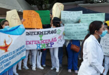 Enfermeras profesionales y auxiliares siguen en paro de labores en todo el país