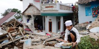 Sube a 318 el número de muertos por el seísmo del lunes en Indonesia