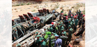 Once muertos y 43 heridos al volcar un autobús en Marruecos