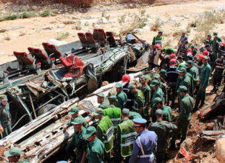 Once muertos y 43 heridos al volcar un autobús en Marruecos