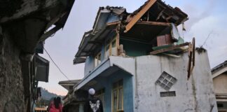 Autoridades locales cifran en 162 los fallecidos en el terremoto de Indonesia