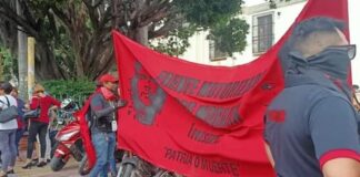 ¡Zafarrancho! Colectivos de Libre irrumpen en centro de Salud Alonso Suazo y se suspenden las atenciones médicas