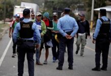 La Policía Nacional detiene a 45 migrantes de Cuba y 11 posibles traficantes de personas