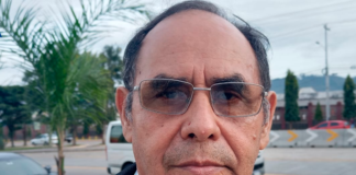 El gremio médico se está haciendo millonario a costa del Estado, dice economista