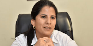 Fátima Mena presenta reforma para eliminar requisito de notario a candidatos a la CSJ y PGR