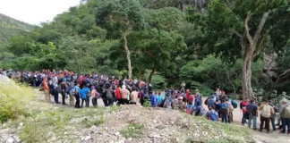 Autoridades aseguran a 368 migrantes, entre ellos hondureños, abandonados en el sur de México