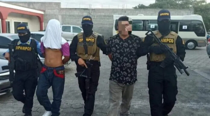 Capturan a dos transportistas que se hacían pasar por miembros de la pandilla 18 para cobrar extorsión