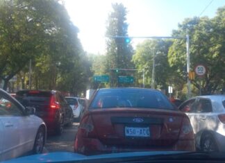 Locatarios del mercado Perisur se toman la salida al sur exigiendo una terminal de transporte y habilitación de la rotonda