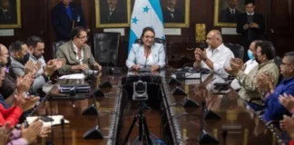 Presidenta Castro avala aumento de tres lempiras al pasaje, dice dirigencia de transporte