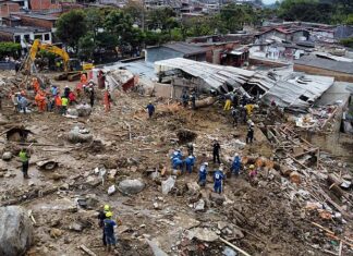 Al menos 27 muertos y varios heridos deja deslizamiento de tierra en Colombia