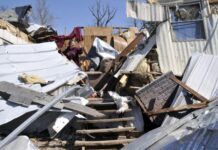 Mueren tres personas, entre ellos un menor, por tornados en EE. UU.