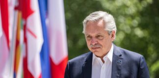 Presidente de Argentina es denunciado penalmente por la oposición por no acatar fallo del Supremo