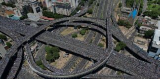 La selección Argentina finaliza su caravana en helicóptero por aglomeraciones