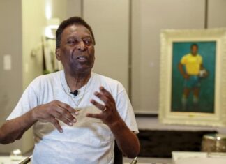 Hijo de Pelé le ofrece su fuerza tras llegar al hospital para acompañarlo