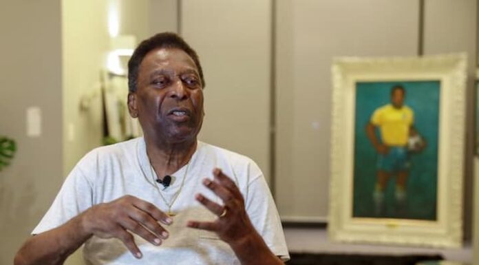 Hijo de Pelé le ofrece su fuerza tras llegar al hospital para acompañarlo