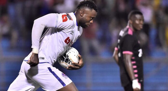 Delantero colombiano Yustin Arboleda renueva por un año con Olimpia hondureño