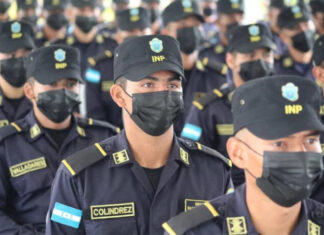 Un centenar de agentes policiales se suman a las labores de seguridad en los centros penitenciarios del país