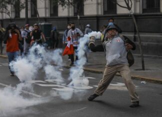 Aumenta a siete la cifra de muertos en Perú por protestas contra Boluarte