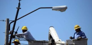 Empleados de la ENEE dejan sin luz a los habitantes de la Colonia «Villas Costa Verde» de SPS porque no les permitieron ingresar