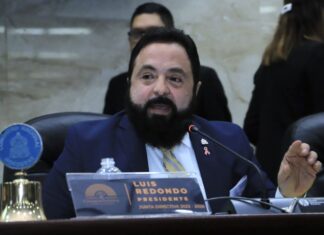 Ante la denuncia del ofrecimiento de un bono de L100 mil para cada diputado, Luis Redondo dice que “Ya dejen de mentir y pónganse a trabajar”