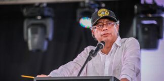 Gustavo Petro dice que los dólares de la cocaína ya no entran a Colombia, sino que se quedan en Tegucigalpa