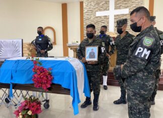 En medio de la tristeza despiden al policía militar que murió abatido tras un enfrentamiento con pandilleros en la capital