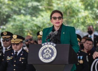 La presidenta Castro denuncia que fuerzas antidemocráticas y autoritarias están empeñadas en controlar el Estado