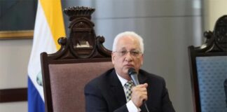 Interponen denuncia ante el MP contra el rector de la UNAH por supuesto abuso de autoridad